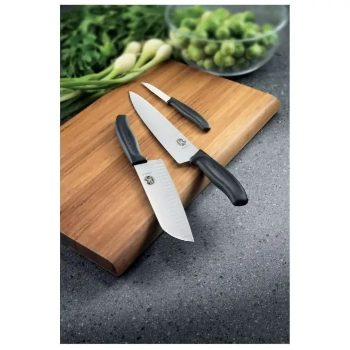 Μαχαίρι Σεφ 20 εκ. Φαρδιά Λάμα, Μαύρη Λαβή Swiss Classic by Victorinox
