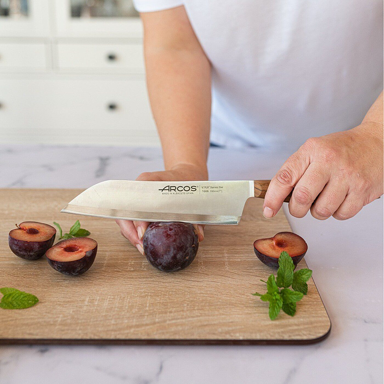 Επαγγελματικό Μαχαίρι Santoku Nordika με Λαβή από Ξύλο Καρυδιάς 19cm