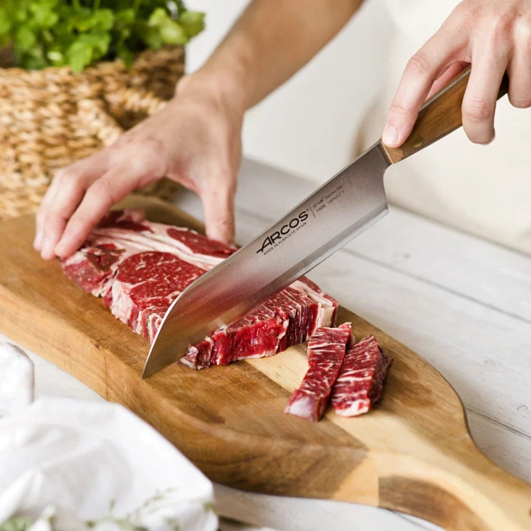 Επαγγελματικό Μαχαίρι Santoku Nordika με Λαβή από Ξύλο Καρυδιάς 19cm