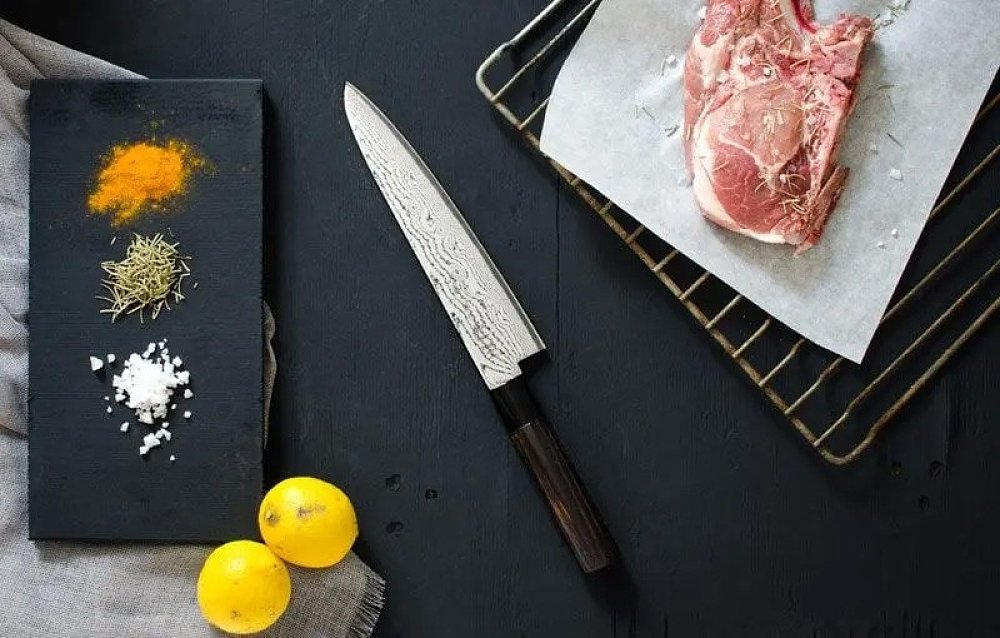 Μαχαίρι γενικής χρήσης 13 εκατ. από δαμασκηνό ατσάλι με λαβή καστανιάς Shippu Black