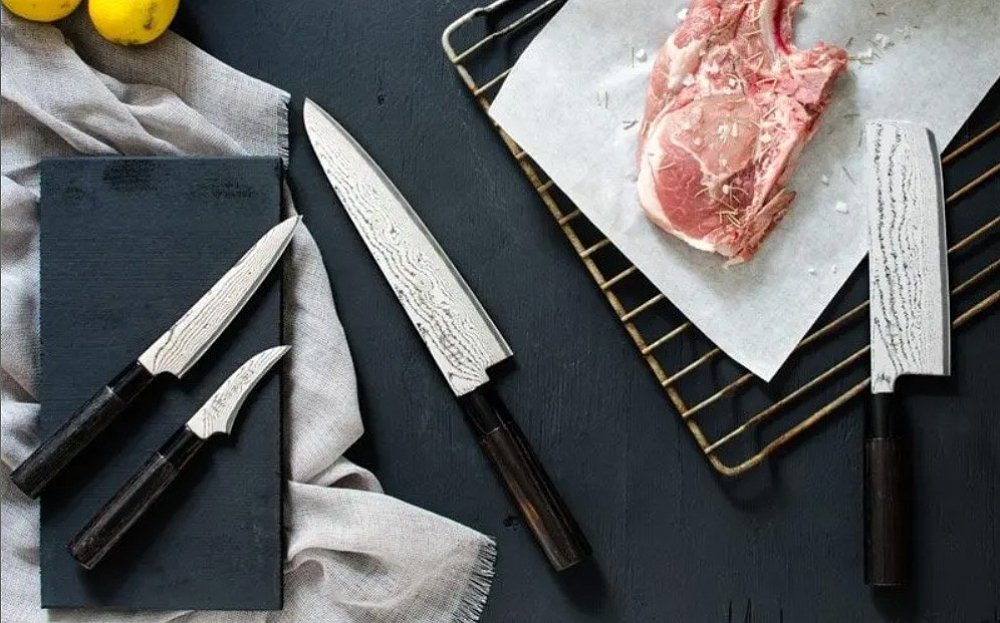Μαχαίρι Santoku 16.5 εκατ. από δαμασκηνό ατσάλι με λαβή καστανιάς Shippu Black