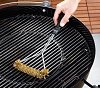 Τριγωνική Βούρτσα Καθαρισμού Σχάρας BBQ με Ορειχάλκινες Τρίχες 35 εκ.